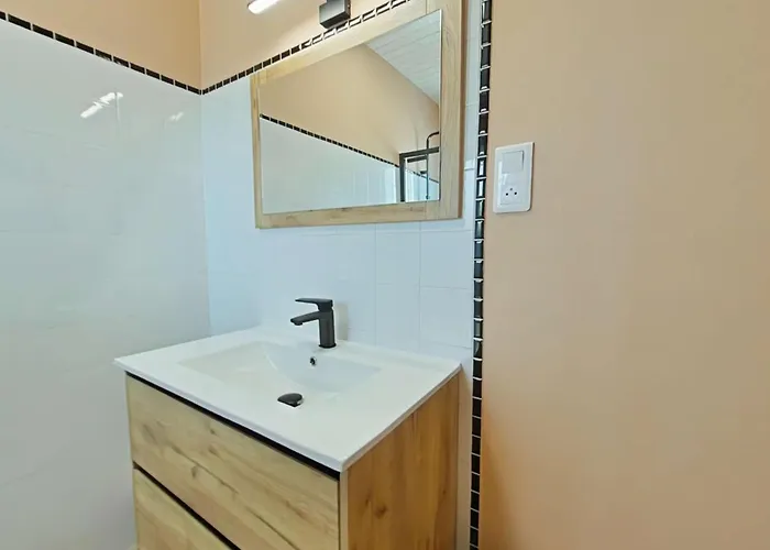 Br000- G26 3 Pieces 4 Couchages Sur Villa *